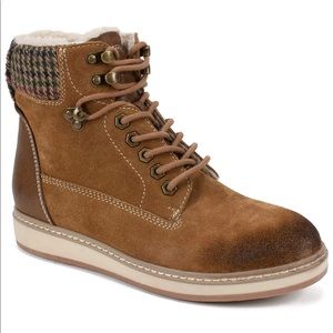 White Mountain Theo Boots - Suede - Size 9